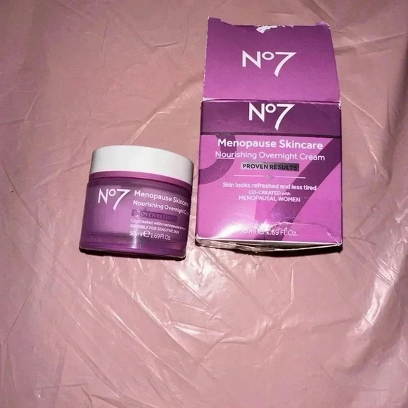No7 Menopause overnight nourishing Cream - Picture 1 of 4